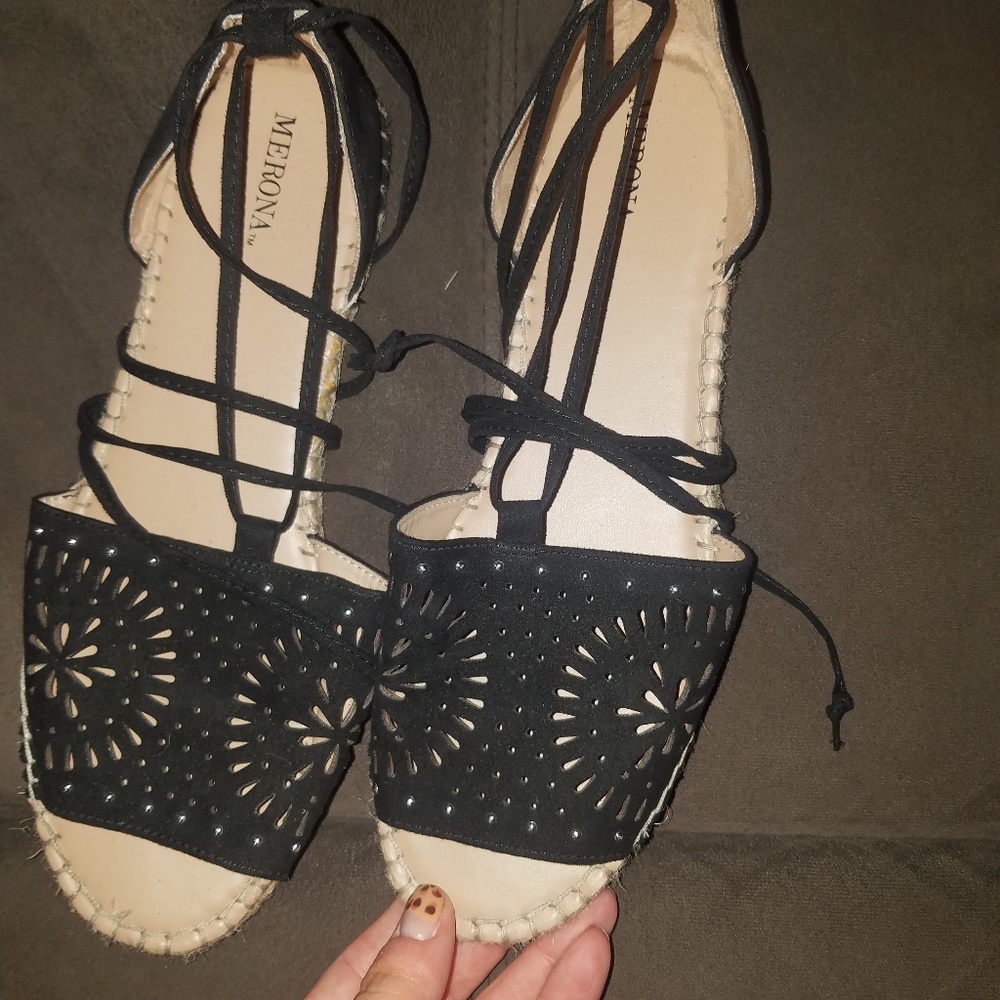Lazy up sandals